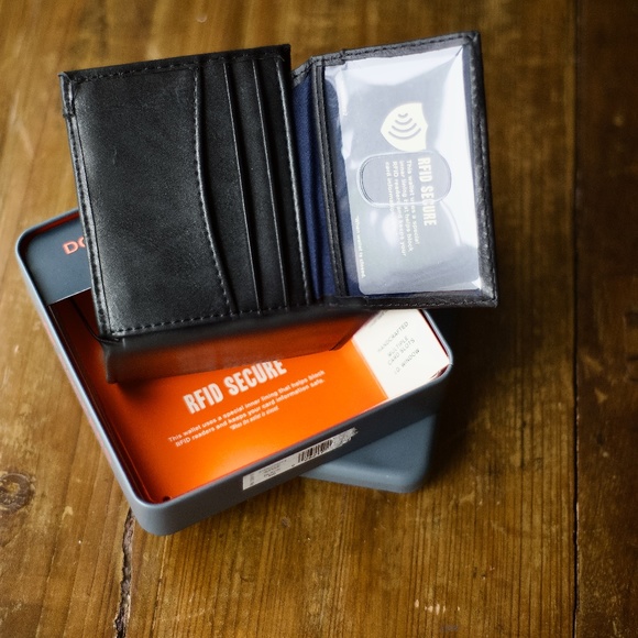 Dockers Bifold Black Leather Wallet - Picture 4 of 9